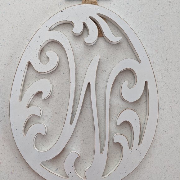 Pretty Scroll Script Initial "W" Easter Egg - NWT - Picture 1 of 1